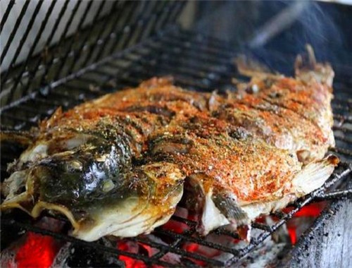 红叶巫山烤全鱼